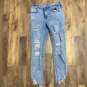 American Eagle women’s size 8 distressed jeans